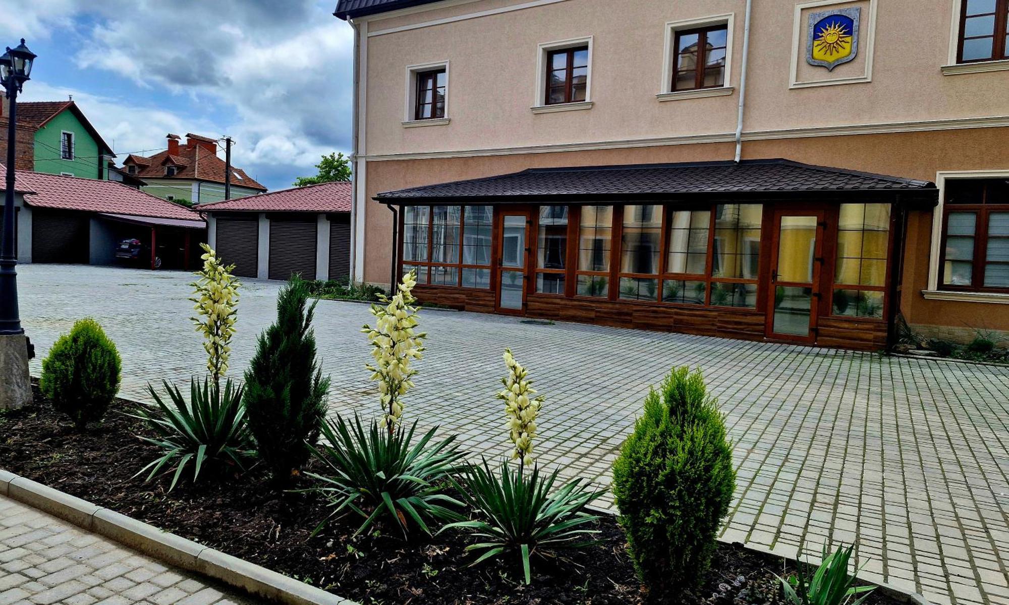 Апартаменти - Історія З Вікна Каменец-Подольский Экстерьер фото